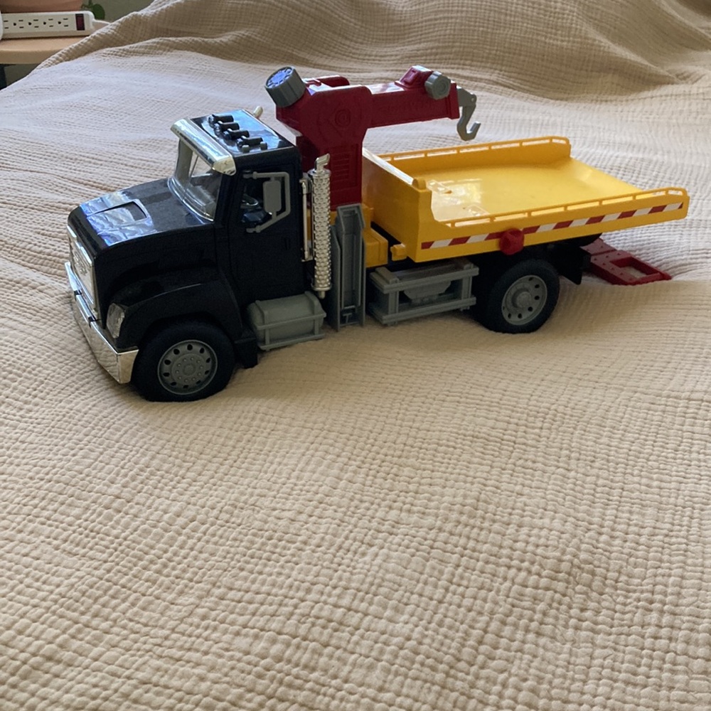Driven by Battat Toy Construction Truck with Crane - Black, Yellow.